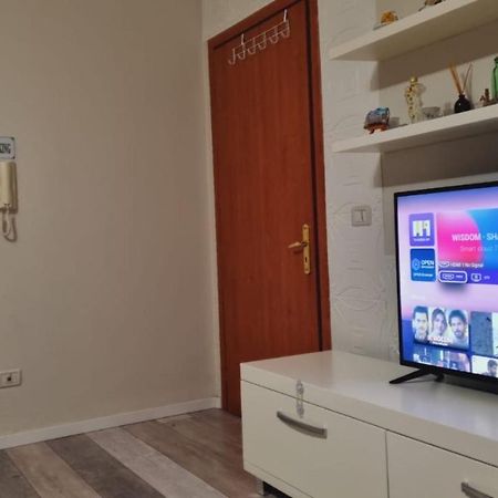 Liqeni Thate, Tirane Διαμέρισμα Εξωτερικό φωτογραφία